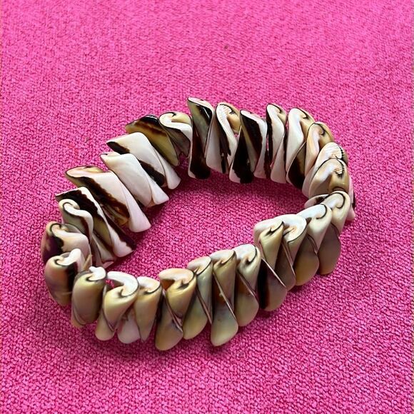 Vintage Heart of Conch Free Size Bracelet - Picture 1 of 2